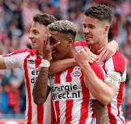 今晚埃因霍温备战欧联，再遭质疑细节曝光，更衣室稳定，医务组通报恢复(应勇被免职原因)