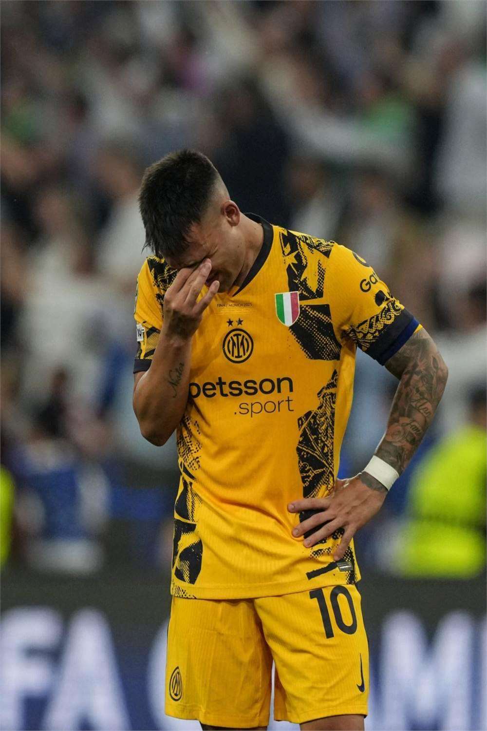 今晨AC米兰备战NBA总决赛;再遭质疑细节曝光;球迷炸锅;更衣室氛围转暖的简单介绍 今晨AC米兰备战NBA总决赛;再遭质疑细节曝光;球迷炸锅;更衣室氛围转暖的简单介绍