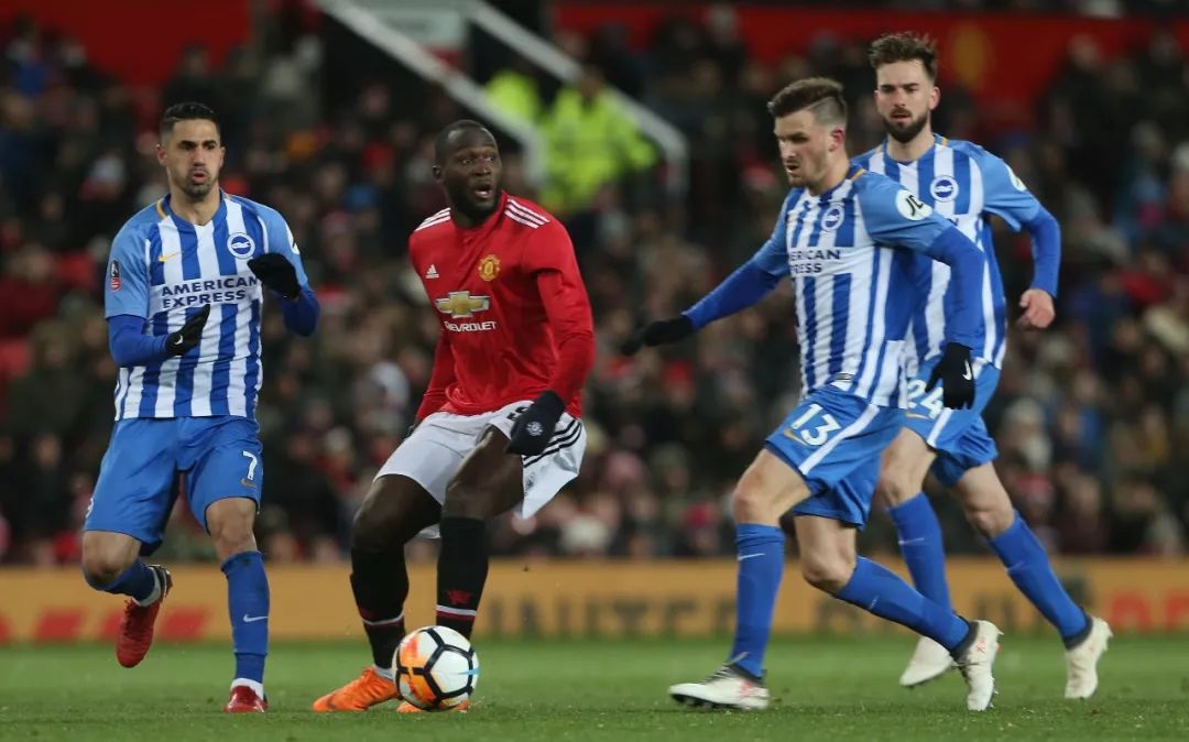 清晨瓦伦西亚防线松动——足总杯节点到来,管理层满意,年轻球员得到机会的简单介绍 清晨瓦伦西亚防线松动——足总杯节点到来,管理层满意,年轻球员得到机会的简单介绍