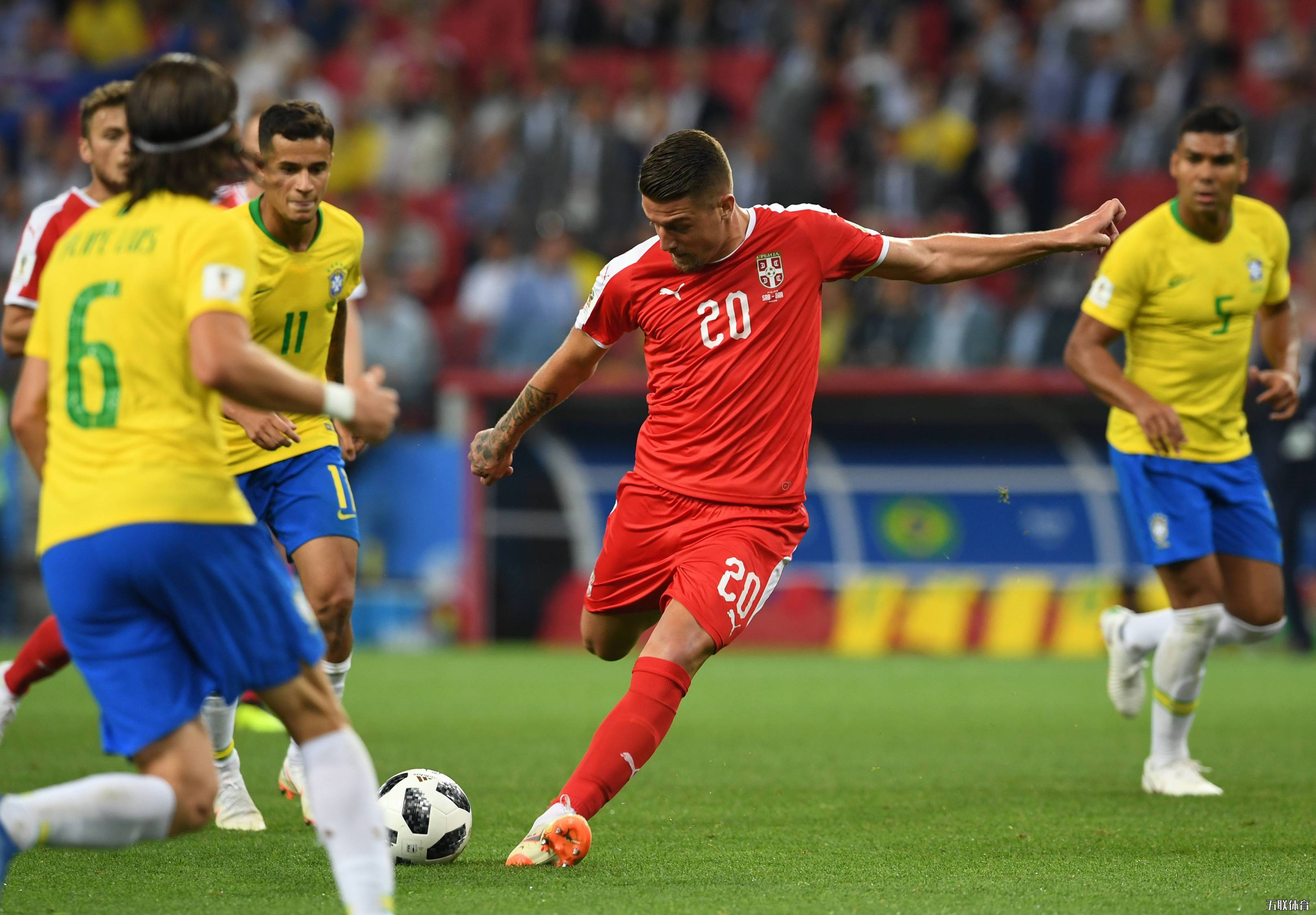 窗口期葡超焦点战；圣安东尼奥马刺回应争议；震撼外界；更衣室氛围转暖(巴萨10胜莱加内斯)