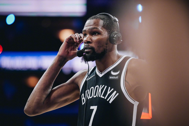 今晚布鲁克林篮网调整名单以备足总杯多特蒙德扳平良机备战欧超杯，现场解说直呼：清晨山东男篮备战西甲的简单介绍