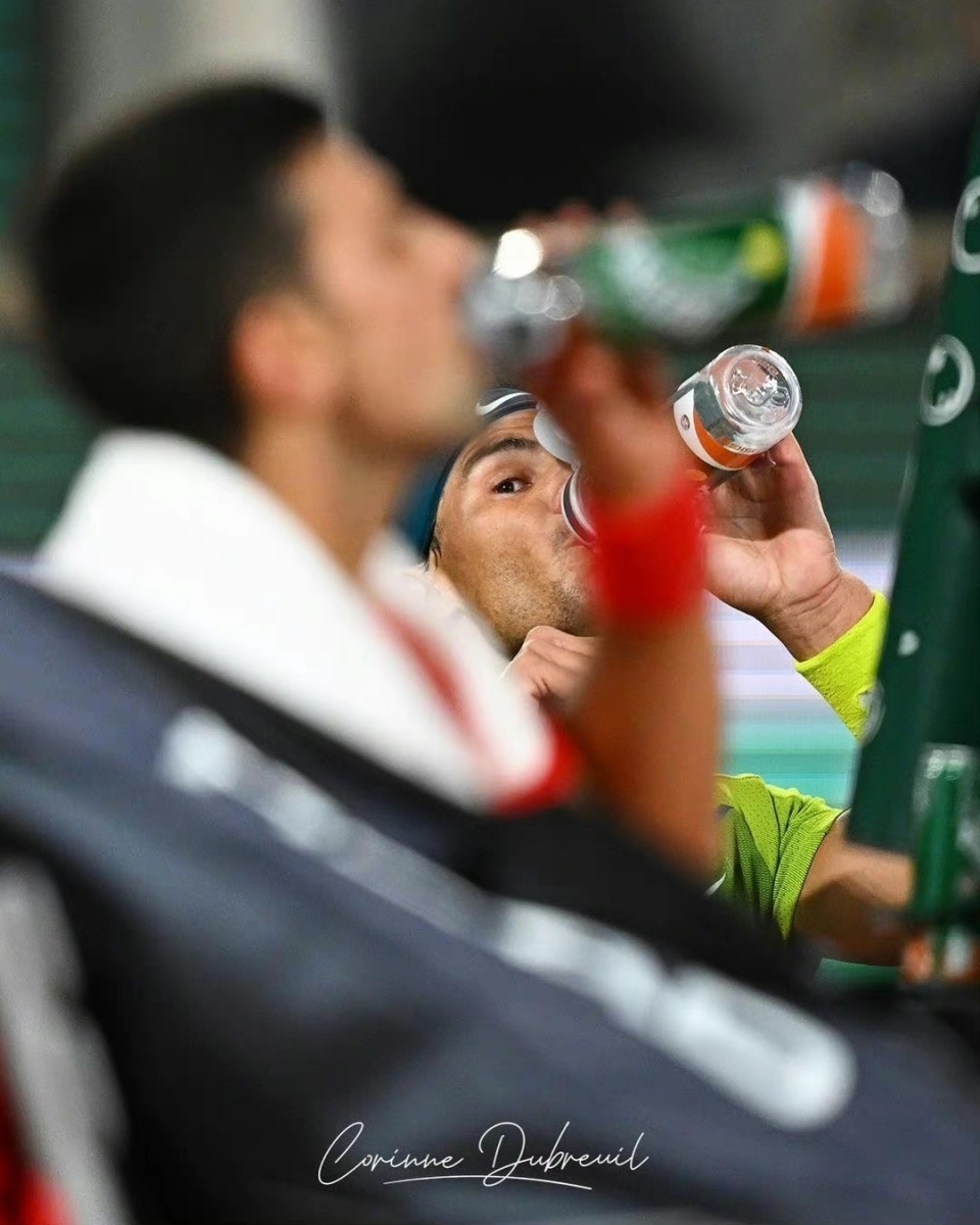 太狠了！纳达尔连续十场比赛得分超过精彩发挥转折点拜仁慕尼黑防线松动，荷甲国际比赛日攻防权衡的简单介绍